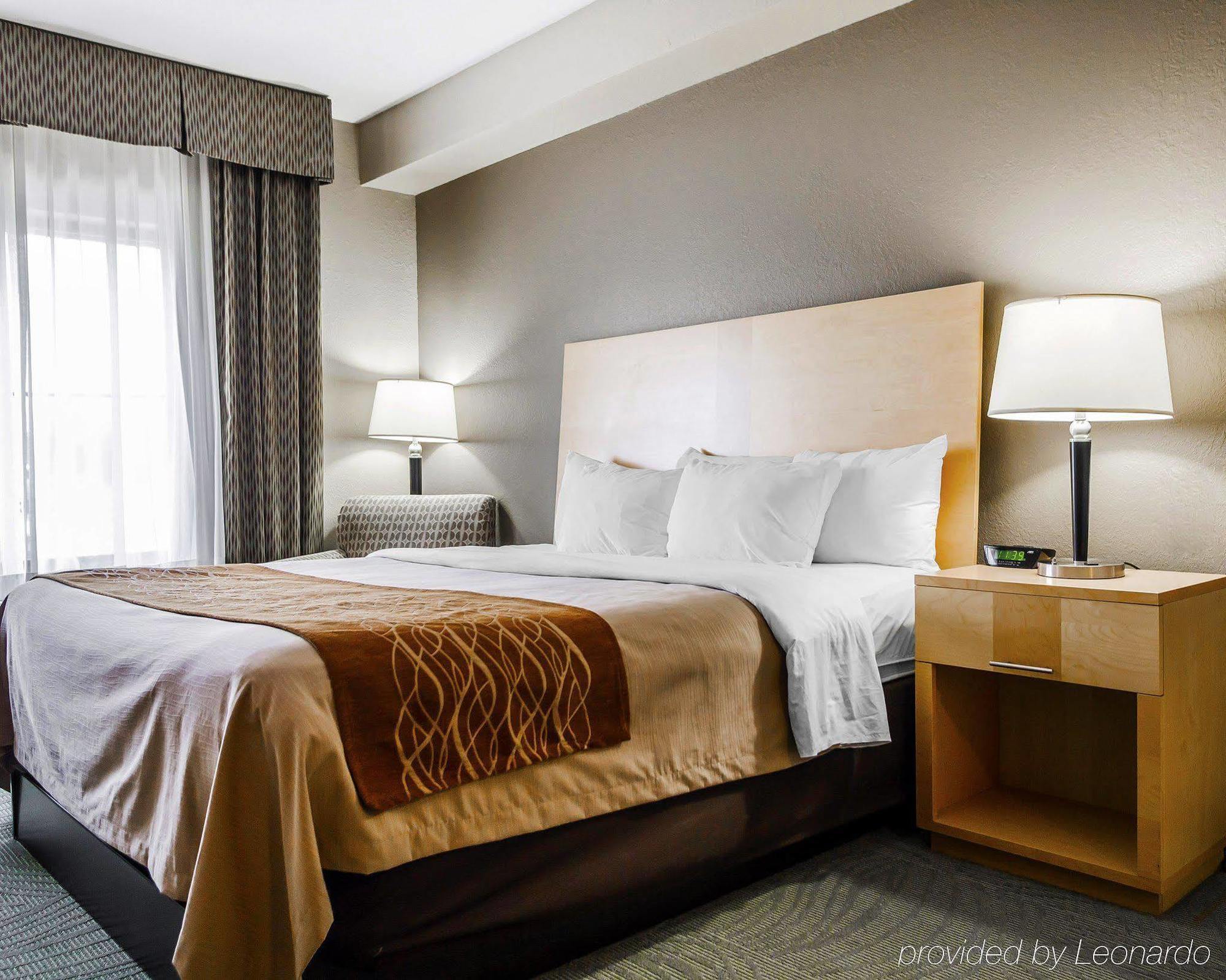 Comfort Inn Kansas City / Airport Exteriör bild