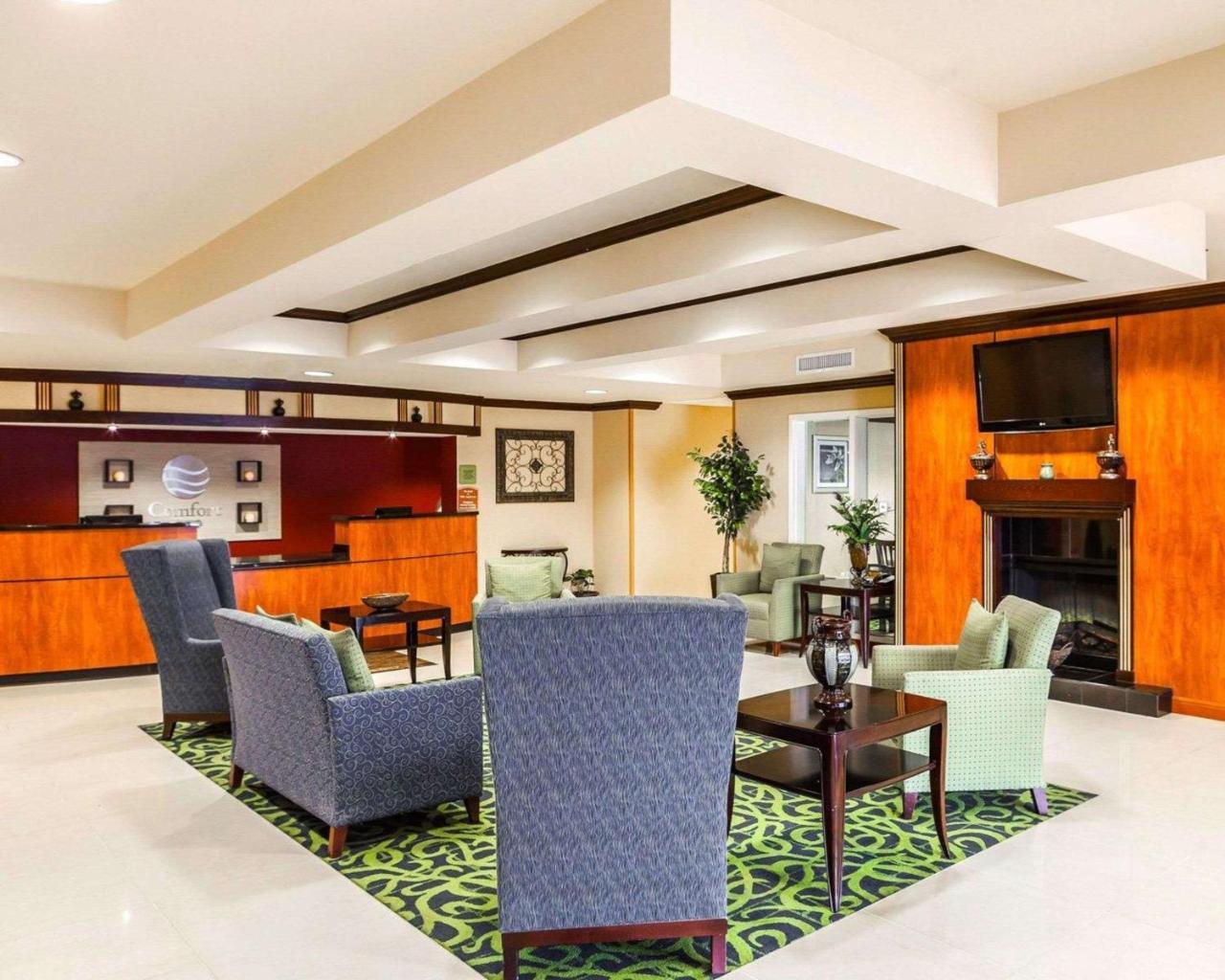 Comfort Inn Kansas City / Airport Exteriör bild
