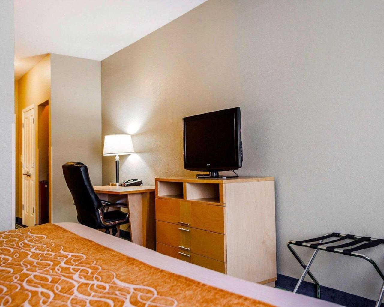 Comfort Inn Kansas City / Airport Exteriör bild