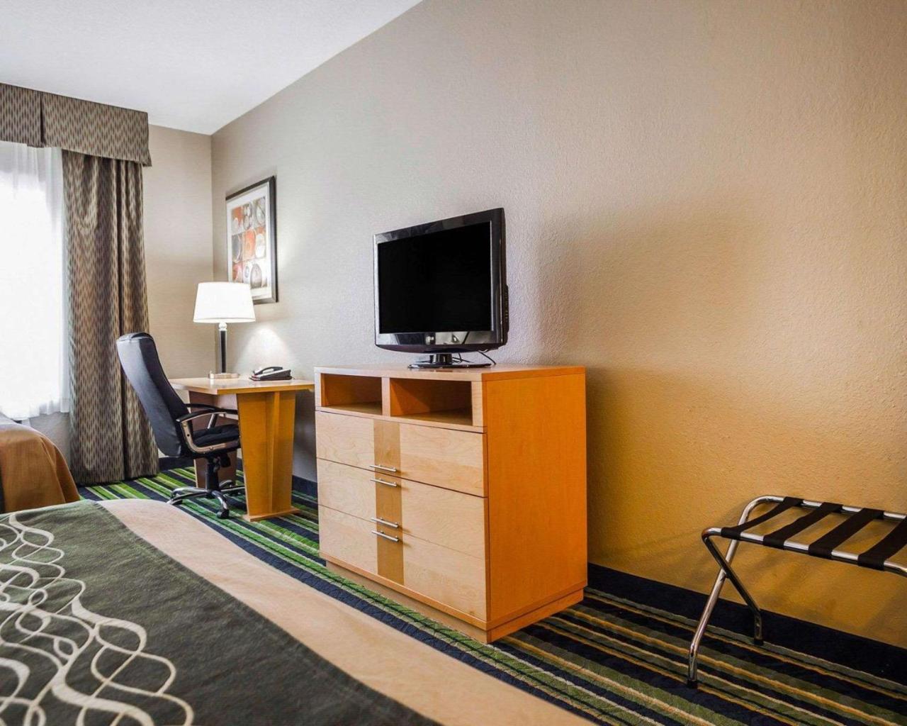 Comfort Inn Kansas City / Airport Exteriör bild